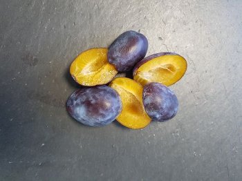 TK-BIO Pflaumenhälften