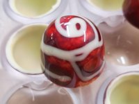 @ BIO Kakaobutter | Purfarbe Drops | Chips gefärbt rot (1 kg)