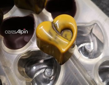 BIO Kakaobutter | Coverfarbe Drops | Chips gefärbt orange (200g)